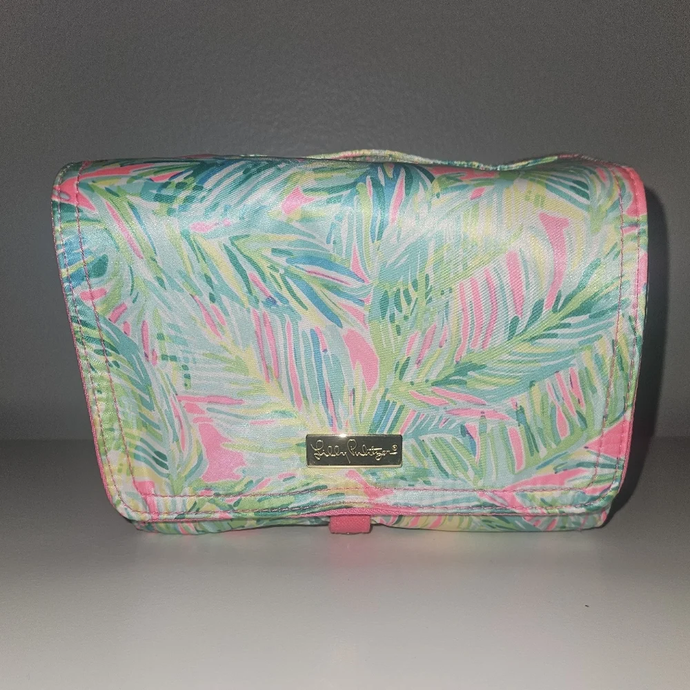 Lilly Pulitzer Tropical Pink Print Hanging Makeup Bag 🤍 - Picture 1 of 9